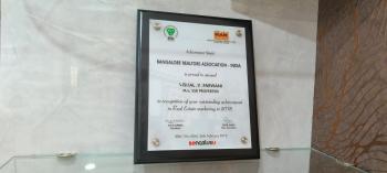 in Recognition for Outstanding achievement in Real estate markieting for yr 2018- to Vishal V Parwani SSB Properties - presented by Bangalore Realtors Association-India - 2018