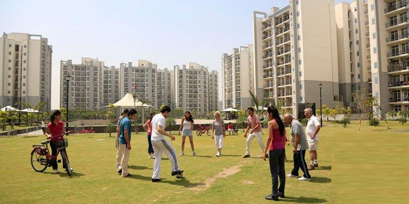 Grand Omaxe, Noida - 2-BHK, 3-BHK + SR, 3-BHK Residential Apartments