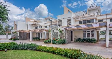 Vaswani Walnut Creek Villa