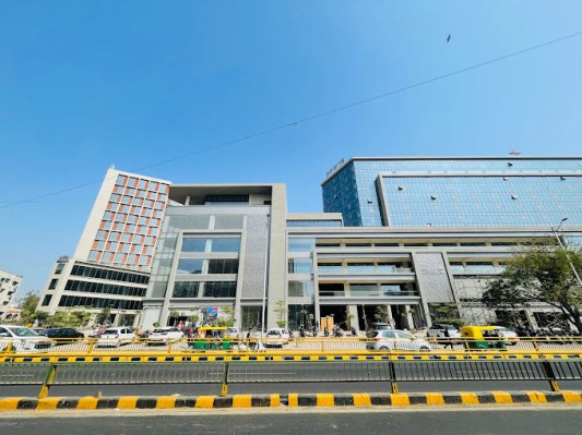 Solaris Business Hub, Ahmedabad - Premium Offices & Showrooms Space