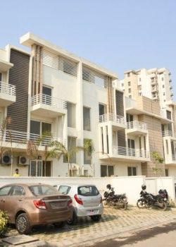 Roots Courtyard, Golf Course Road, Gurgaon