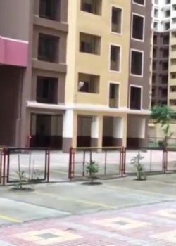 Mhada Complex, 