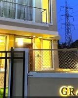 Grandeur Grove