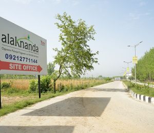 Hero Alaknanda Plots
