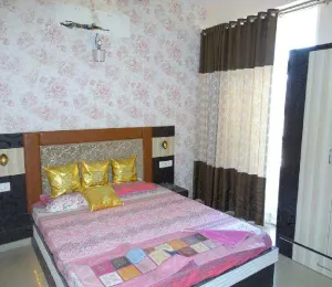 Paras Heights