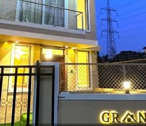 Grandeur Grove