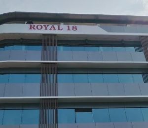 Royal 18