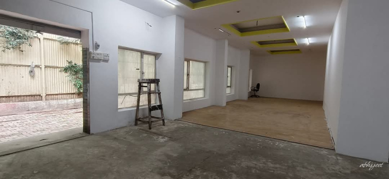  4000 Sq.ft. Commercial Shop for Rent in Shivaji Nagar, Pune