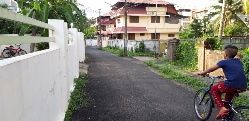  8 Cent Residential Plot for Sale in M G Road, Thrissur