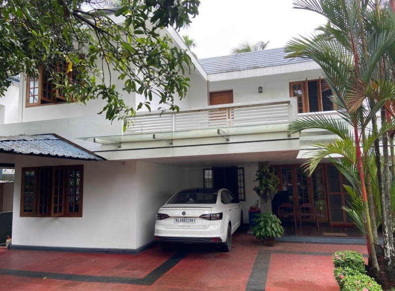 4 BHK 2600 Sq.ft. House for Sale in Chembukkav, Thrissur