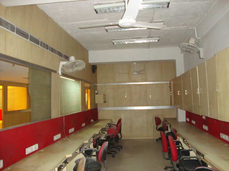 Office Space 2000 Sq. Yards for Rent in