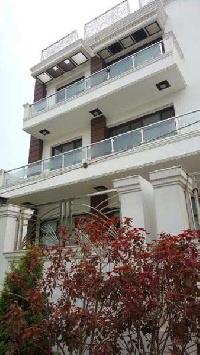 10 BHK House for Rent in DLF Phase III, Gurgaon