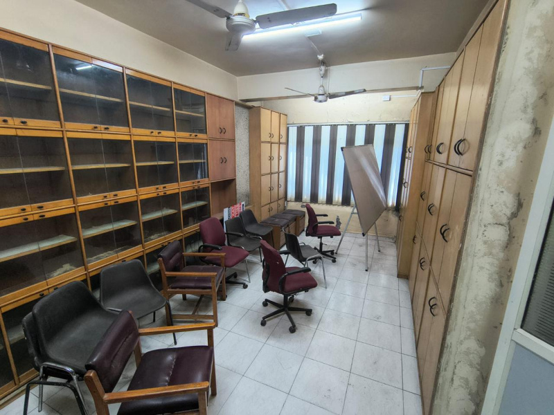  Commercial Shop 400 Sq.ft. for Rent in Fergusson College Road, Pune