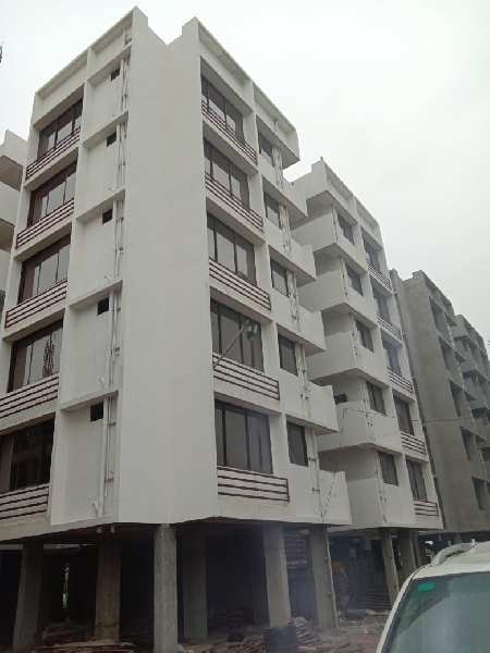 Commercial Shop 80 Sq. Yards for Sale in 100 Ft Ring Road, Ahmedabad