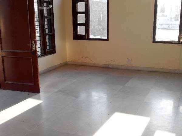 3 BHK Residential Apartment 1400 Sq.ft. for Sale in Block J5 Rajouri Garden, Delhi