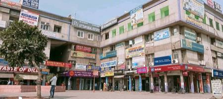 Commercial Shop 3267 Sq.ft. for Rent in