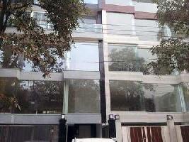  Showroom for Rent in Defence Colony, Delhi