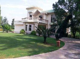 5 BHK Farm House for Rent in Westend, Delhi