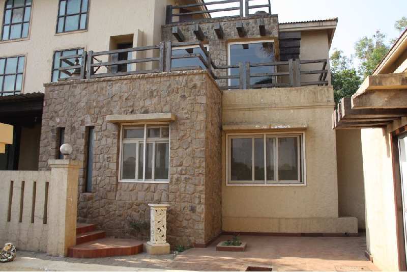 Guest House 2500 Sq.ft. for Sale in
