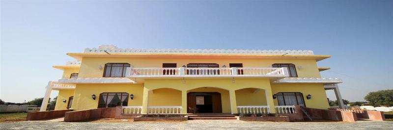 6 BHK House & Villa 32000 Sq.ft. for Sale in Shahganj, Jaunpur