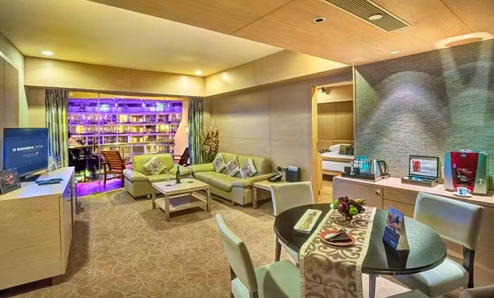  10000 Sq.ft. Hotels for Sale in Airport Area, Juhu, Mumbai