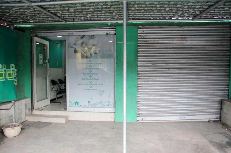 Commercial Shop 700 Sq. Yards for Rent in