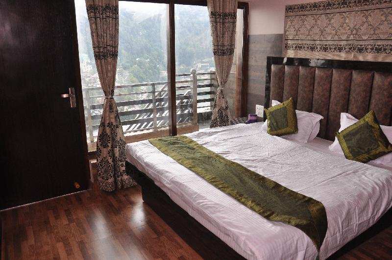 Hotels 2000 Sq.ft. for Sale in Tallital, Nainital