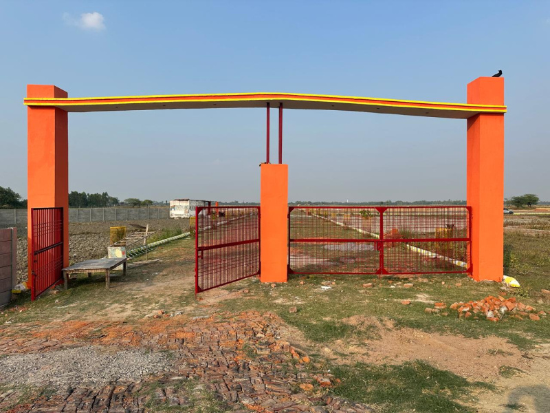  1300 Sq.ft. Commercial Land for Sale in Nilmatha, Lucknow