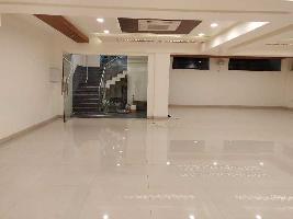  Commercial Shop for Rent in Lalbagh, Lucknow