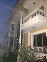 10 BHK House for PG in DLF Phase II, Gurgaon