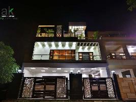 5 BHK House for Sale in Vastu Khand 1, Gomti Nagar, Lucknow