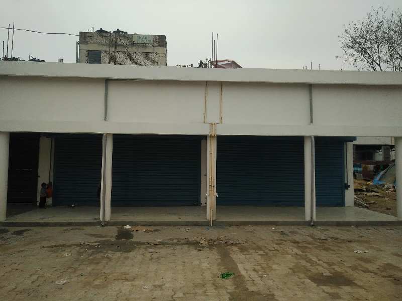 Showroom 1800 Sq.ft. for Rent in
