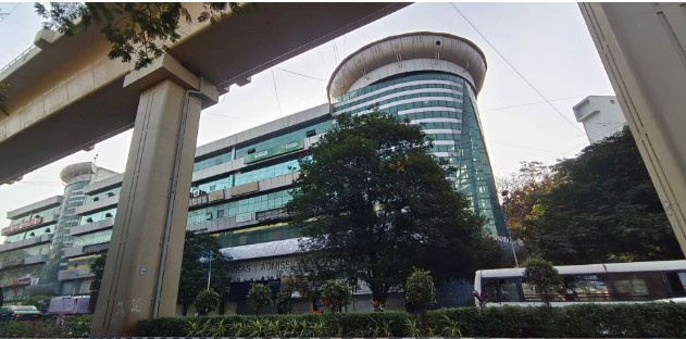  1930 Sq.ft. Office Space for Sale in Bund Garden, Pune