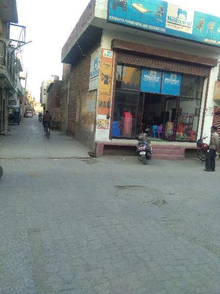 Commercial Shop 900 Sq. Yards for Sale in