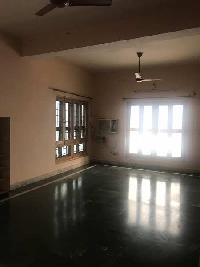 2 BHK House for Rent in Rajaji Puram, Lucknow