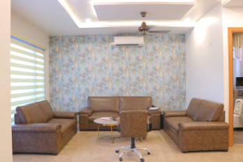 5 BHK Flat for Sale in Wave City, Ghaziabad