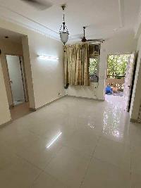 2 BHK Flat for Rent in DLF Phase I, Gurgaon
