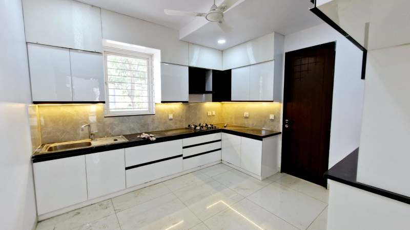 4 BHK Villa 3223 Sq.ft. for Rent in Tellapur, Hyderabad