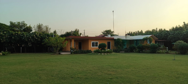 2 BHK 2420 Sq. Yards Farm House for Sale in Sohna Road, Gurgaon
