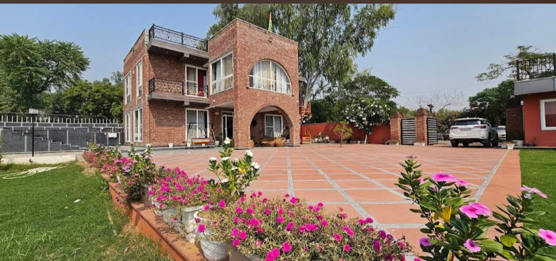 2 BHK 43560 Sq.ft. Farm House for Rent in Sohna Palwal Road, Gurgaon