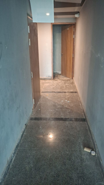  Office Space 5000 Sq.ft. for Sale in Sector 73 Noida
