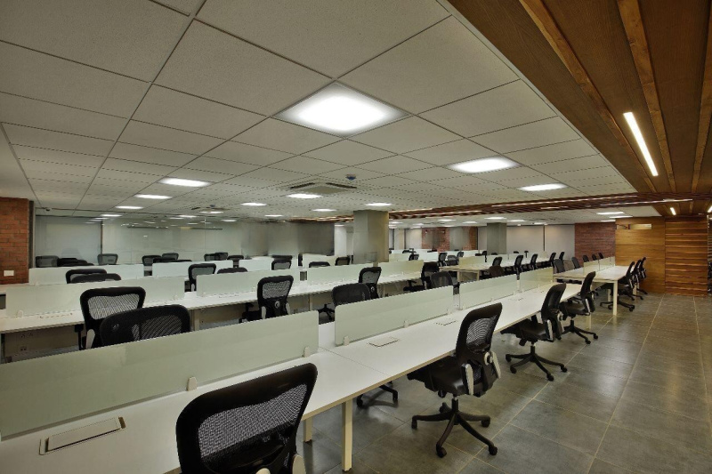  Office Space 8100 Sq.ft. for Rent in Fergusson College Road, Pune