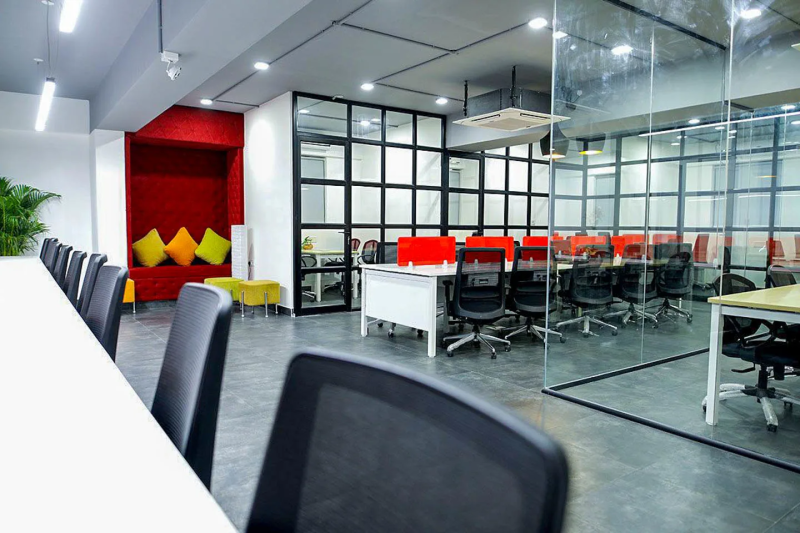  Office Space 2400 Sq.ft. for Rent in Shivaji Nagar, Pune