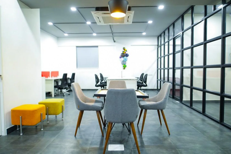  Office Space 2400 Sq.ft. for Rent in Shivaji Nagar, Pune