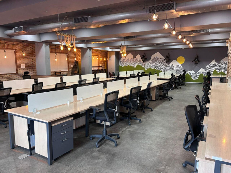  Office Space 3400 Sq.ft. for Rent in Fergusson College Road, Pune