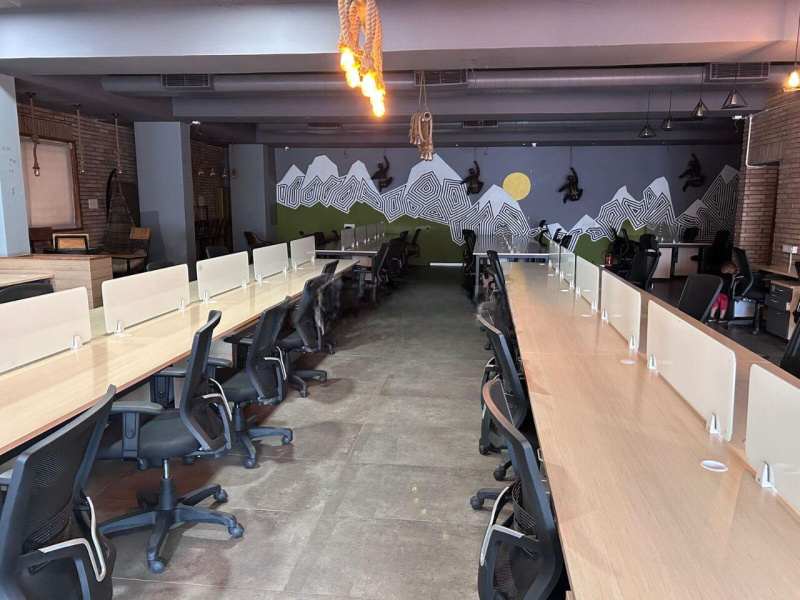  Office Space 3400 Sq.ft. for Rent in Fergusson College Road, Pune