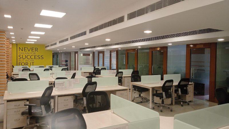  Office Space 5200 Sq.ft. for Rent in Fergusson College Road, Pune