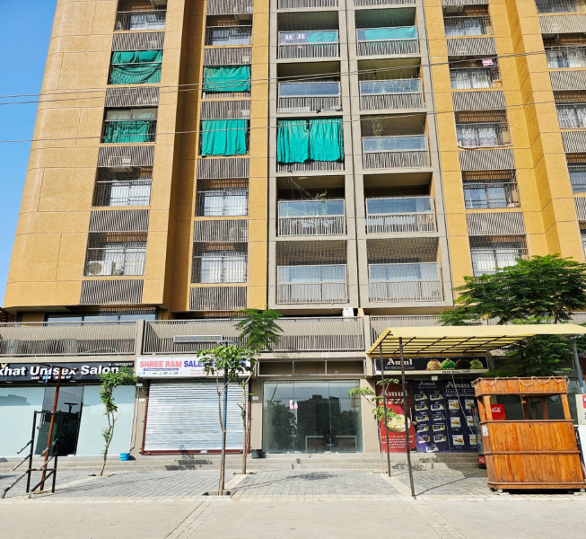  Commercial Shop 600 Sq.ft. for Sale in Shilaj, Ahmedabad