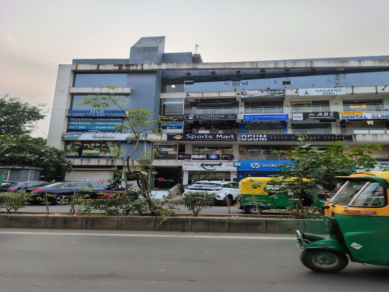  1650 Sq.ft. Showroom for Rent in South Bopal, Ahmedabad