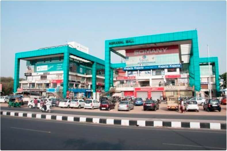  Commercial Shop 265 Sq.ft. for Rent in Sola, Ahmedabad
